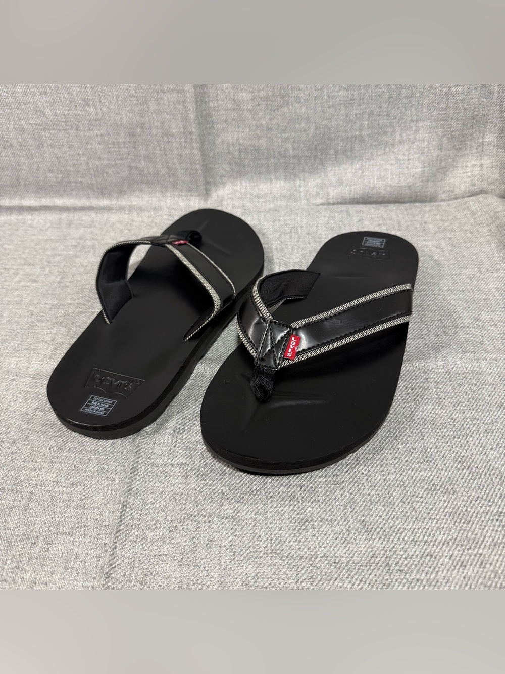 Levis Mens Flip Flops Black Sandals Size XL 12 13 Casual Summer Slides